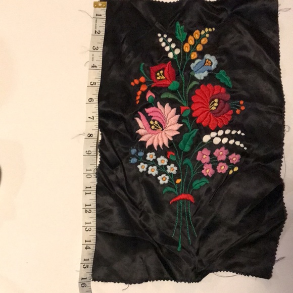 Black cloth with hand stitched flowers - Picture 5 of 10